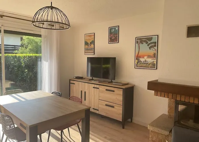 Maison Tres Agreable Avec Exterieurs, Bien Situee Au Plan D'Eau Embrun